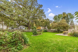 Building Photo - 5807 Black Walnut Dr