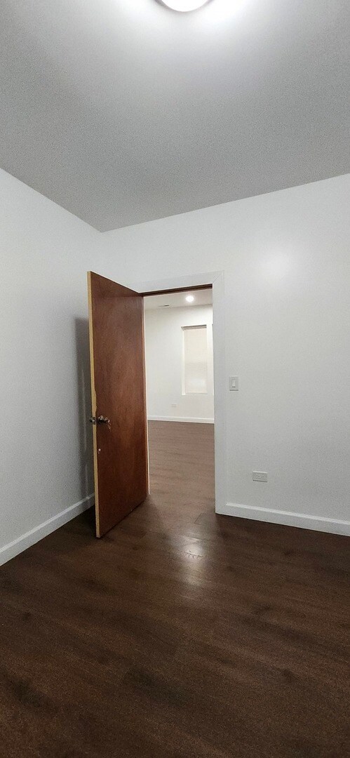 Building Photo - 1453 N Lotus Ave