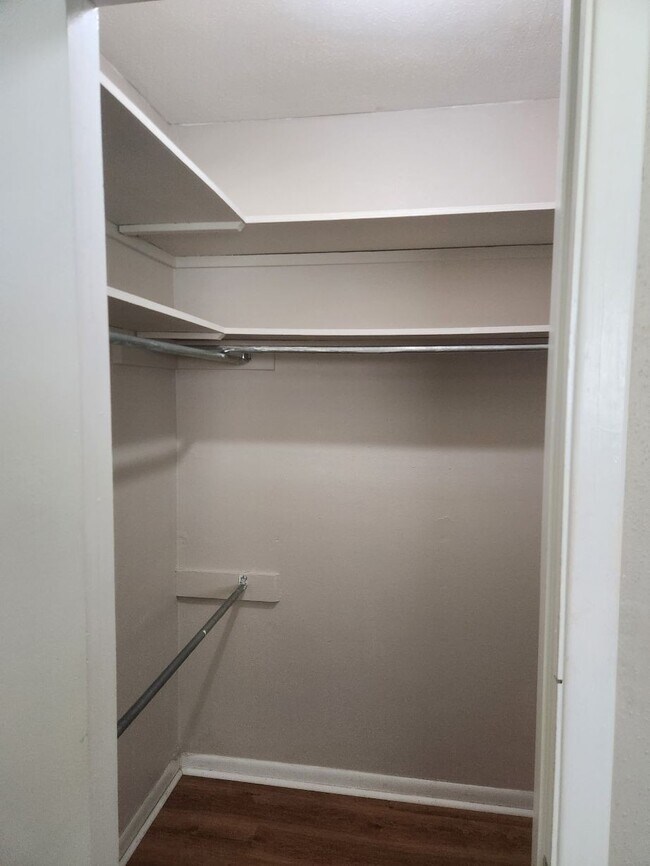 Building Photo - 3515 Castledale Dr
