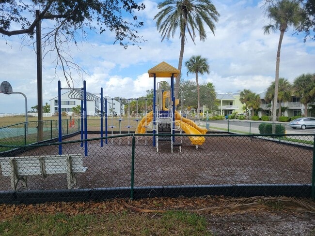 Building Photo - 823 Bahia Del Sol Dr