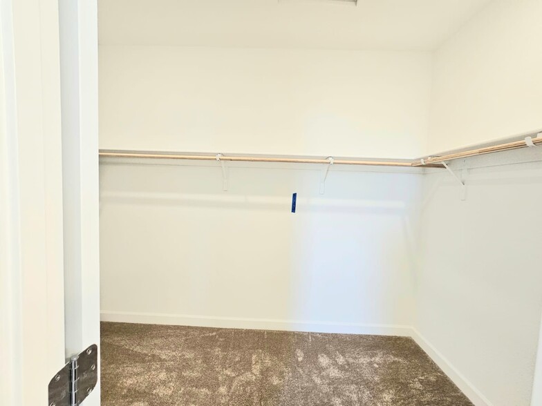 Building Photo - 1832 Chandler Dr