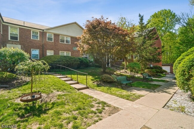 Building Photo - 349 Bloomfield Ave