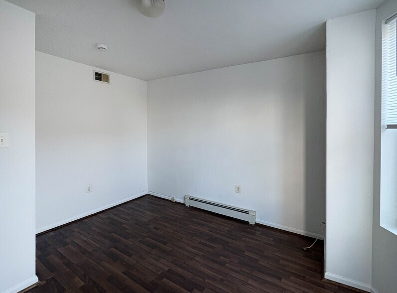 Building Photo - 1708 S 22nd St