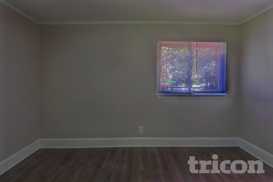 Building Photo - 5530 Wedgewood Dr