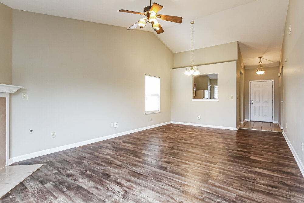 Building Photo - 5384 Lakeside Manor Dr