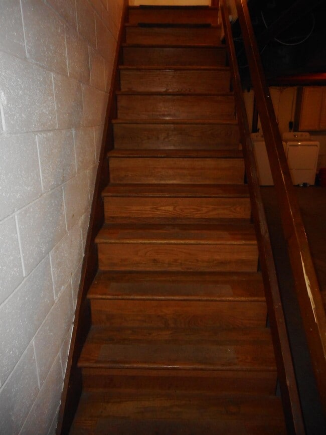 Building Photo - 716 Chesapeake Dr