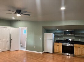 Building Photo - 54 Greentree Way