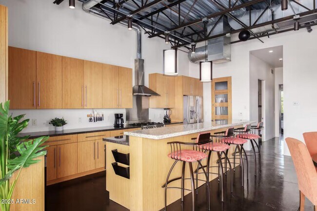 Building Photo - 7020 E 1st Ave