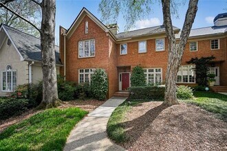 Building Photo - 11 Paces W Dr NW