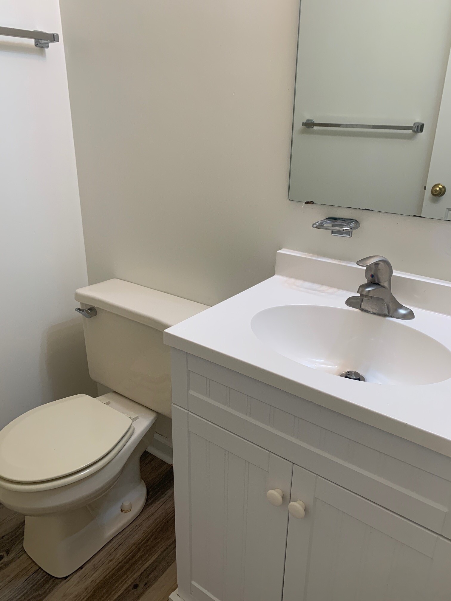 Master with En suite - 2410 Ridge Rd