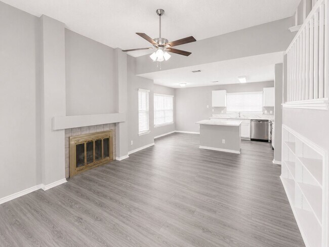 Building Photo - Completely updated Ventura beauty with over 2,000 square feet, TWO living areas, and a downstairs...
