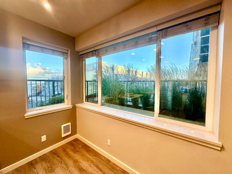 Building Photo - 2330 Yakima Ct