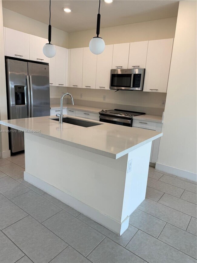 Building Photo - 8167 NW 41st St