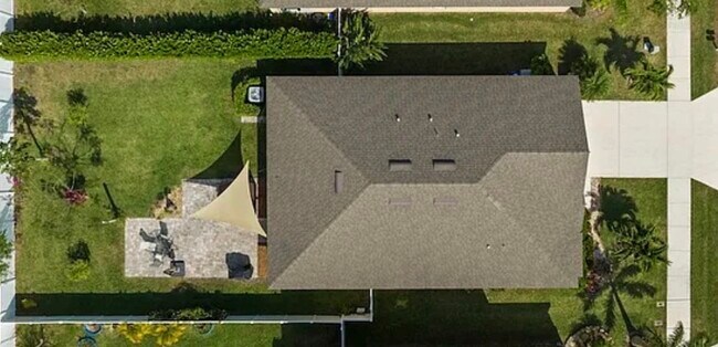 Building Photo - 1495 Lexington Square SW