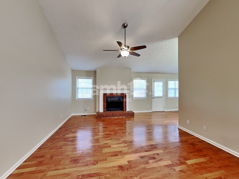 Building Photo - 508 Silver Maple Ln