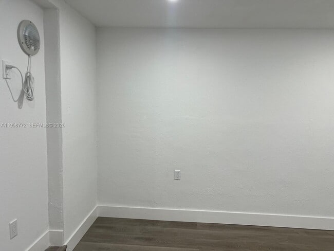 Building Photo - 1236 NW 4th Ave