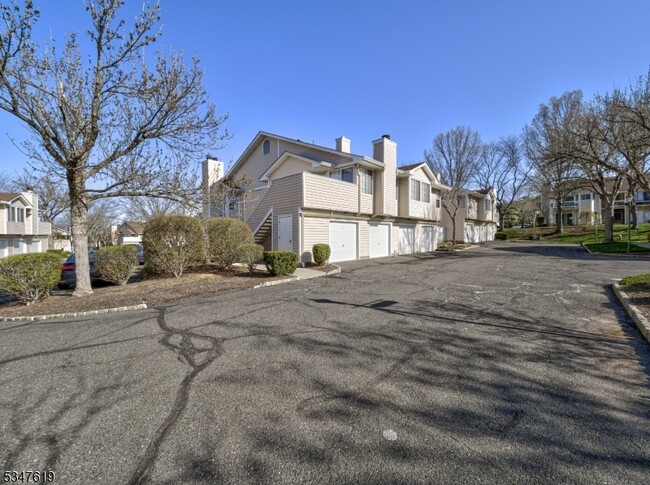 Building Photo - 7 Dunbar Ct