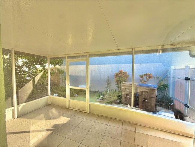 Building Photo - 2359 Harbor Town Dr