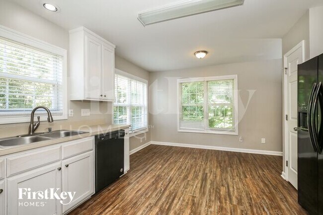 Building Photo - 4912 Heritage Woods Ct