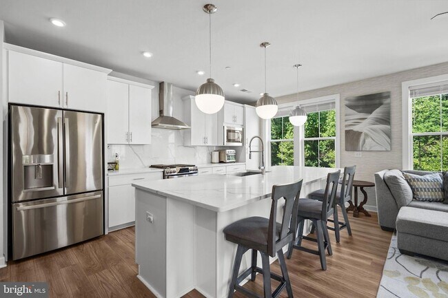 Building Photo - 3925 Fair Ridge Dr