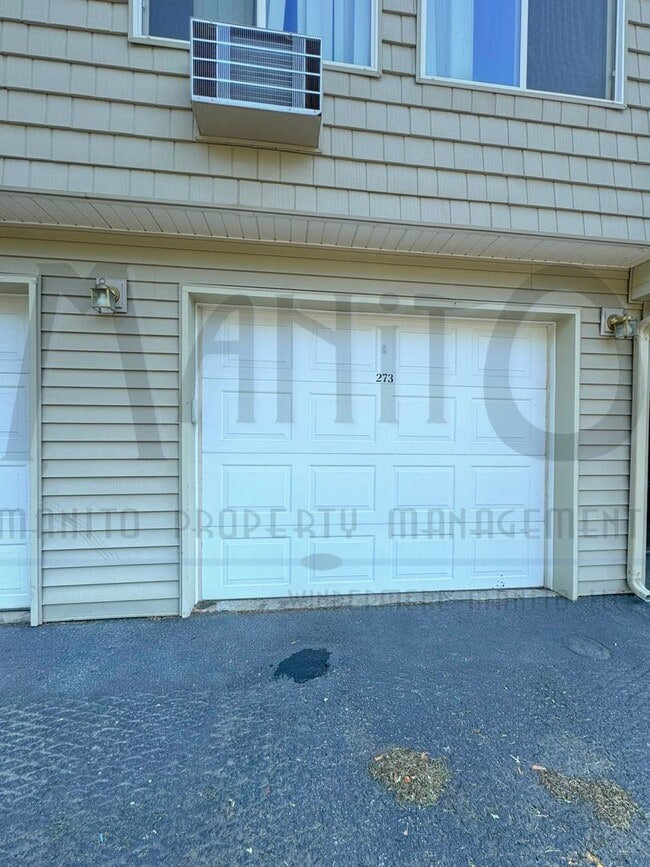 Building Photo - **COMING SOON** Stunning Liberty Lake Condo