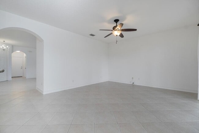 Building Photo - 10324 Willow Oaks Trail