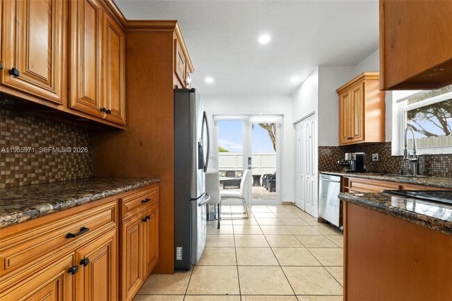 Building Photo - 2328 NE 37th Terrace