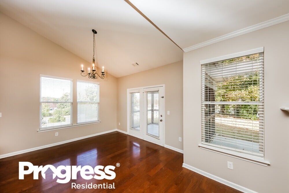 Building Photo - 4550 Black Hills Dr NW