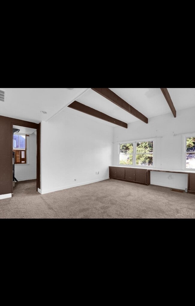 Building Photo - 8010 Daly Rd