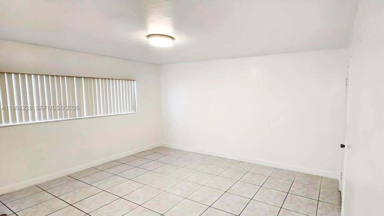 Building Photo - 1885 NE 121st St