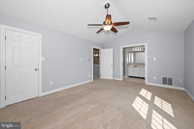 Building Photo - 4576 Fair Valley Dr