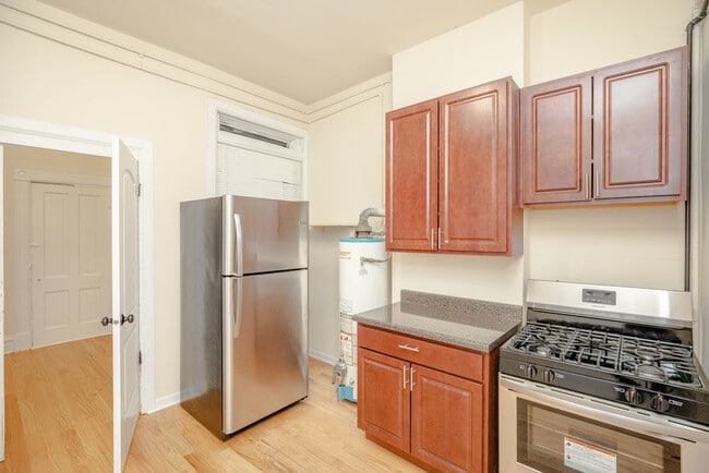 Building Photo - 262 W 26th St