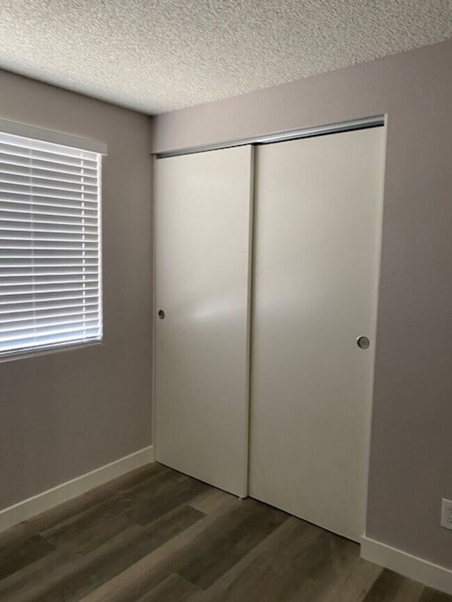 Building Photo - $2,350 Lovely Remodeled 3 Bedroom-2 bath-2...
