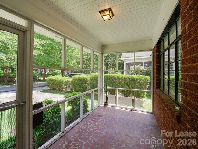 Building Photo - 1520 Mimosa Ave