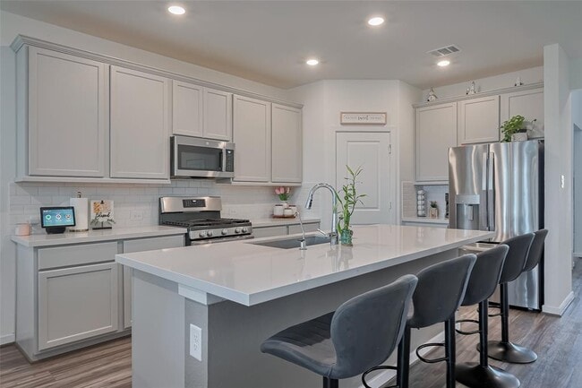 Building Photo - 21611 Shadowbrook Birch Dr