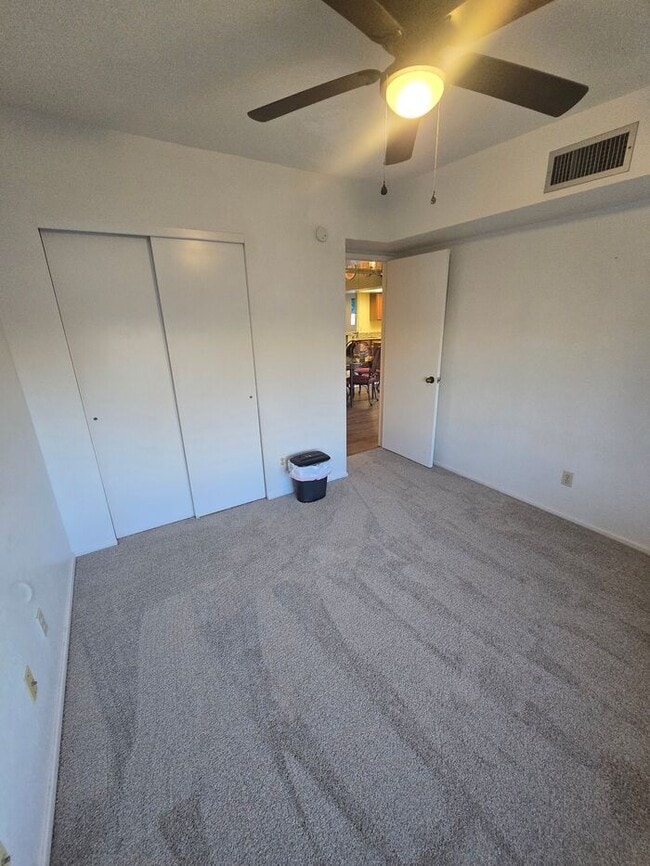 Building Photo - 7909 E Colette Cir