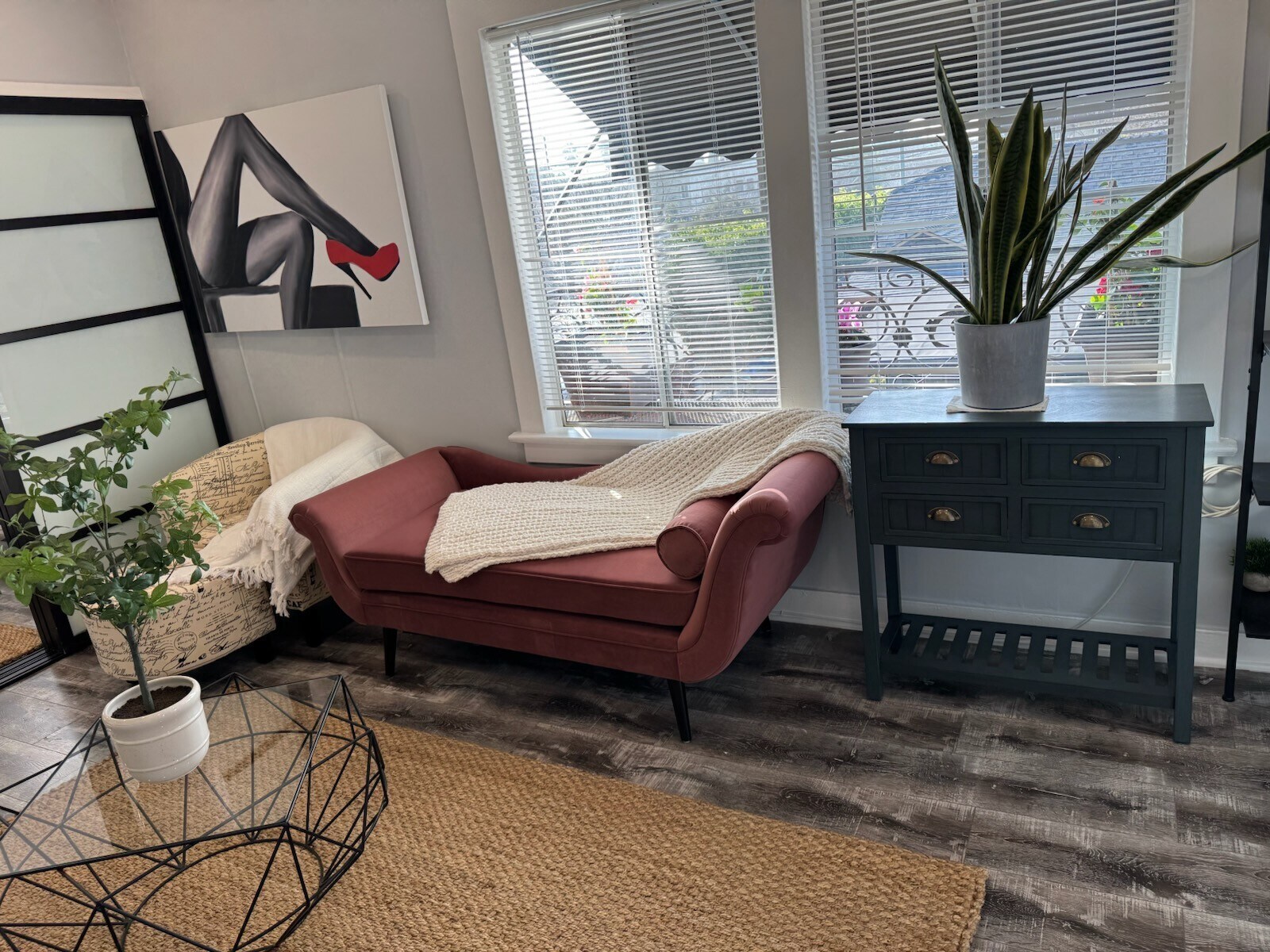 Building Photo - 5919 Lexington Ave