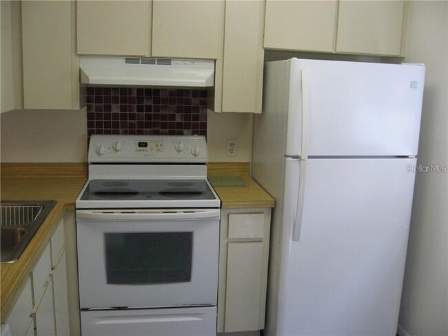 Building Photo - 5644 Gardens Dr