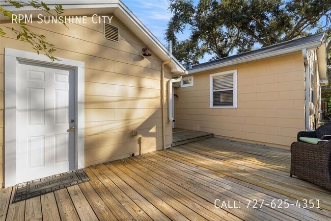 Building Photo - 4401 3rd Ave N