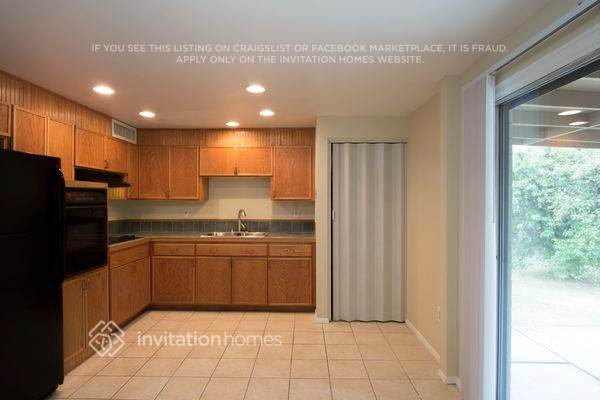 Building Photo - 13808 N 34th St