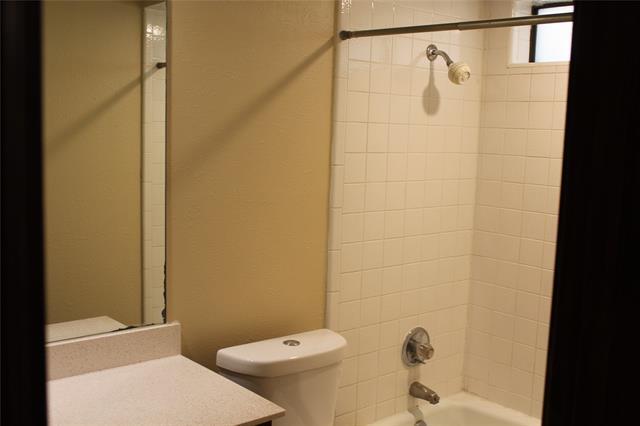 Building Photo - 925 Bluebird Dr