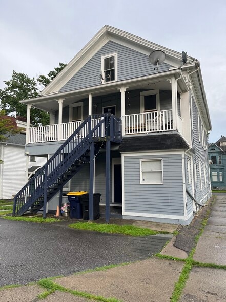 Building Photo - 317 S River St