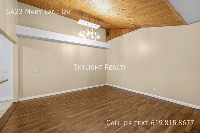 Building Photo - 5423 Mary Ln Dr