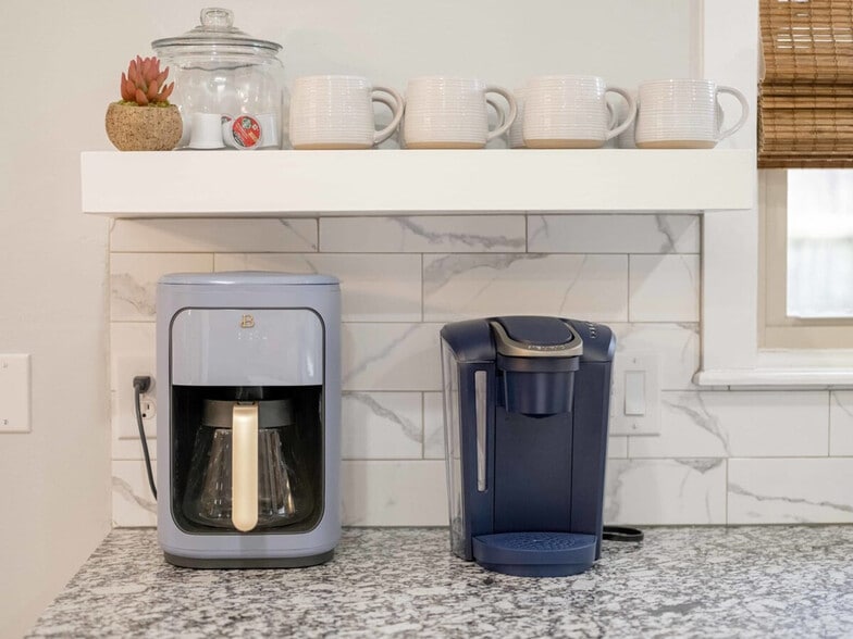 Building Photo - 201 N Dogwood St