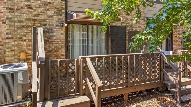 Building Photo - 2521 Crosstimbers Dr