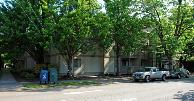 Building Photo - Lawrence Court Apartments