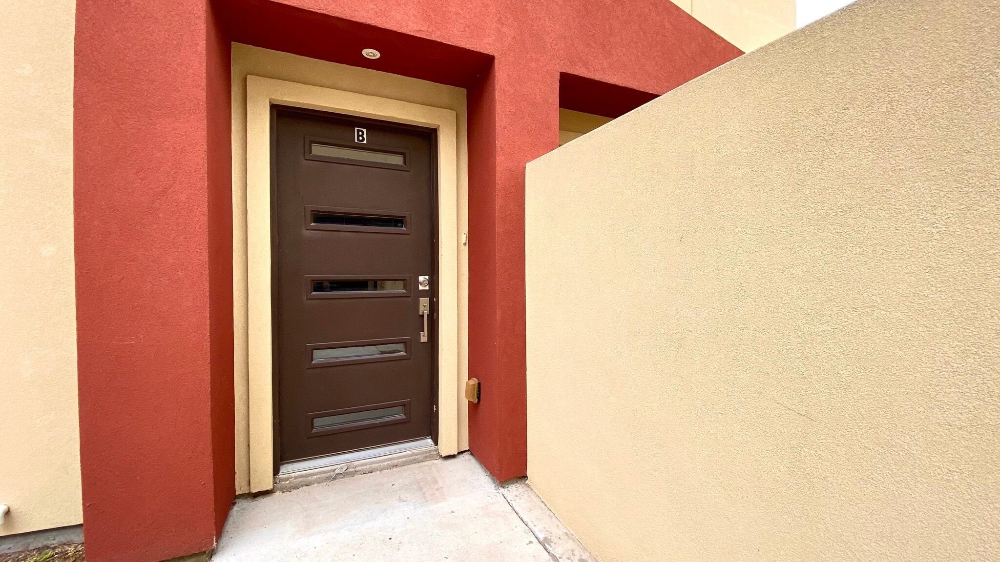 Building Photo - 1213 E Camellia Ave