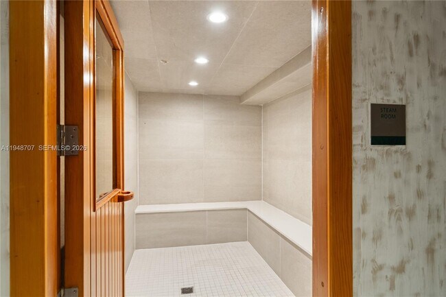 Building Photo - 1150 102nd St