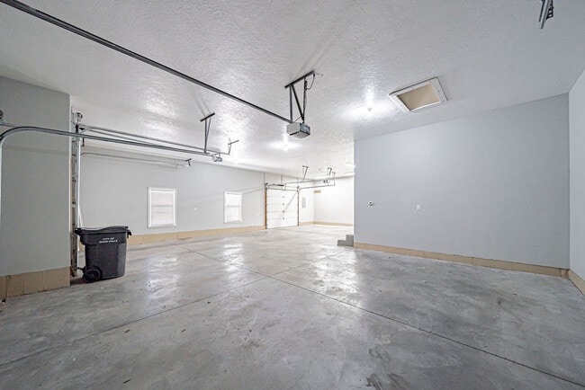 Building Photo - Casa