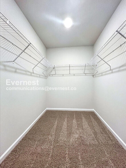 Building Photo - 2104 Willow Gln Dr